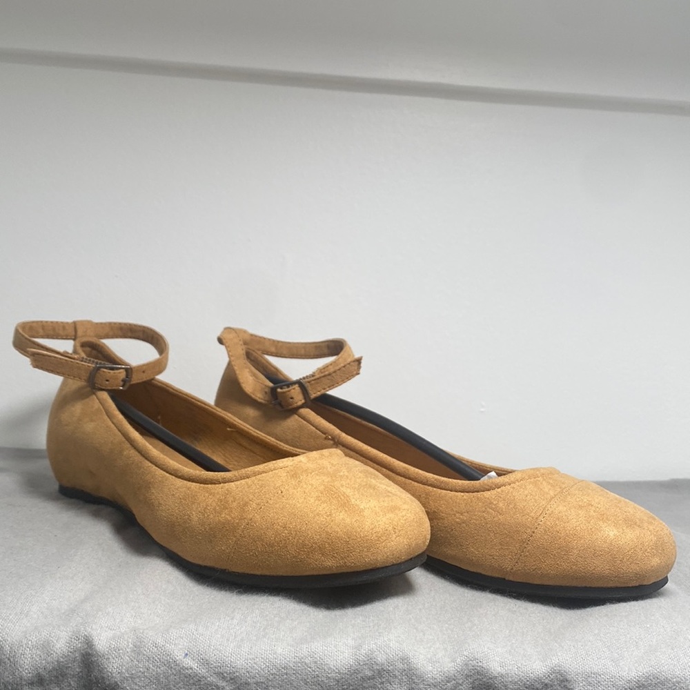 Brand new women’s flats with ankle strap, size 6.5